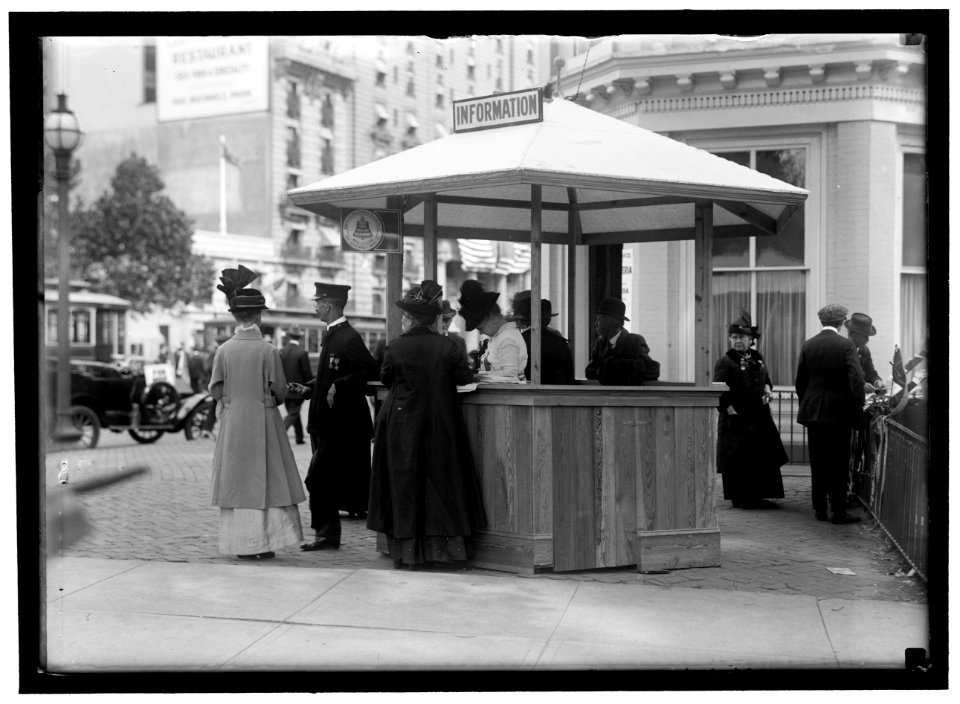 INFORMATION BOOTH LOC hec.06684