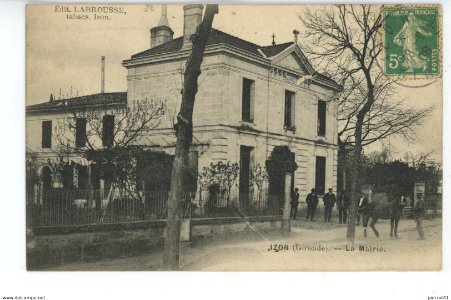 Izon la mairie 1