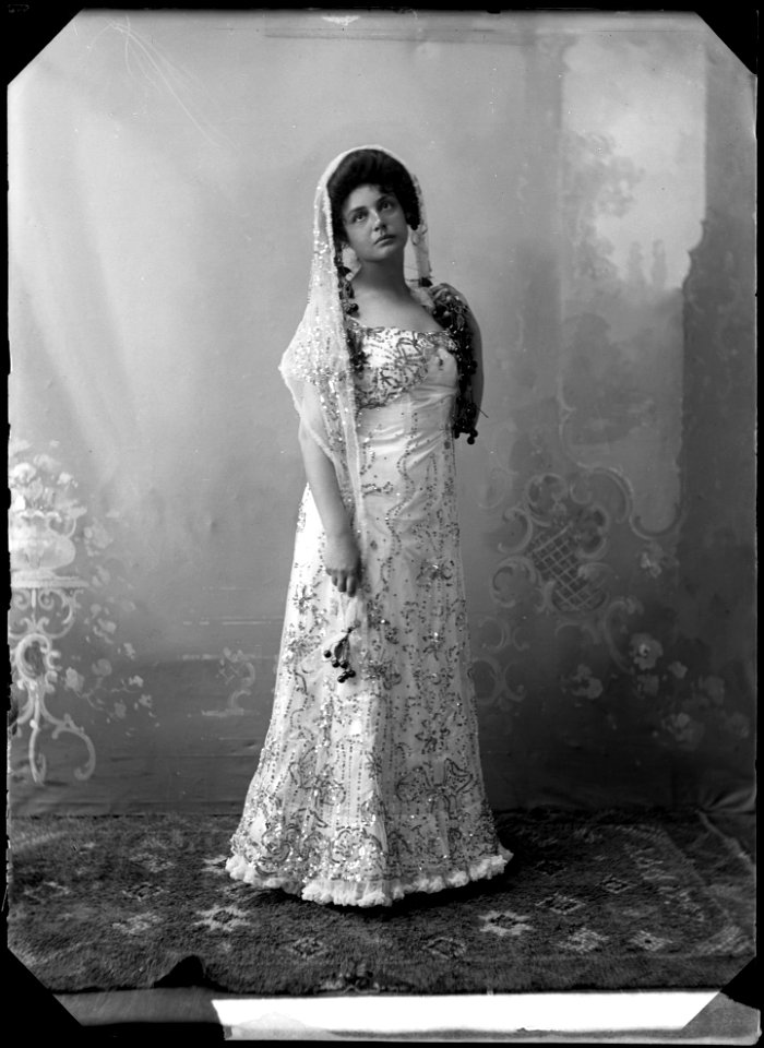 Ingeborg Sandberg, actor and singer, in unknown performance - SMV - GS009