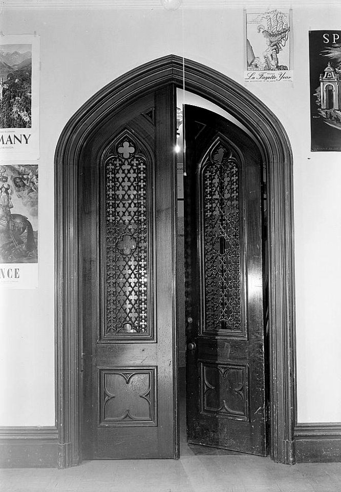 J. Mora Moss House interior doors