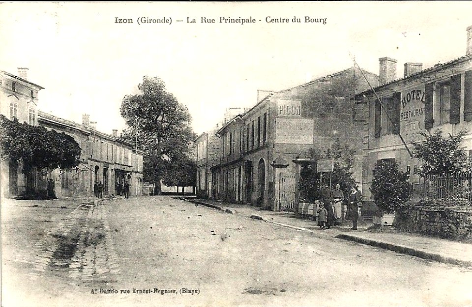 Izon la-rue-principale 1