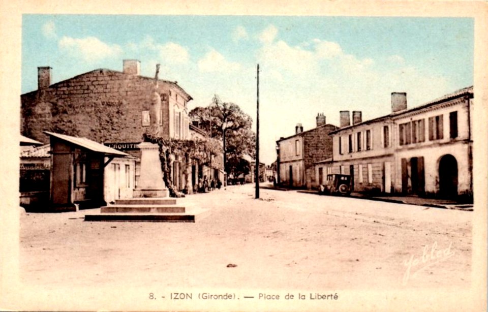 Izon-place-de-la-liberte