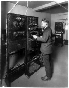 J.B. Irwin operating the control panel of the Western Electric public address system at the Capitol Theater, N.Y. LCCN2006682588