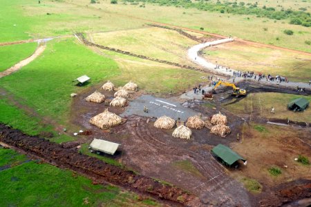 Ivory burn pyres aerial 3 (26691084185)