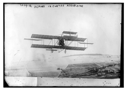 J.C. Mars in Curtiss Aeroplane LCCN2014688220