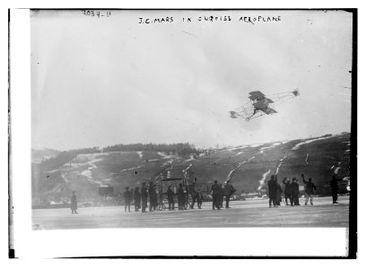 J.C. Mars in Curtiss Aeroplane LCCN2014688219