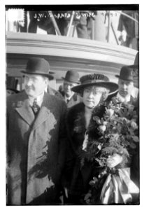 J.W. Gerard & wife LCCN2014702966