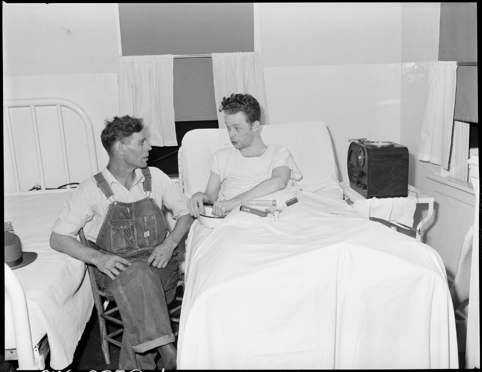 Jack Anderson, miner, who suffered fractured spine in slate fall 28 months ago. Black Mountain Corporation, 30-31... - NARA - 541255