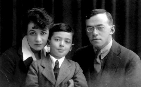 Jabotinsky, wife and son photo