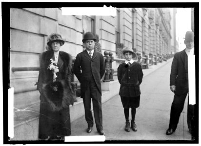 JACKSON, WILLIAM PURNELL. SENATOR FROM MARYLAND, 1912-1914. WITH MRS. JACKSON AND SON LCCN2016864128