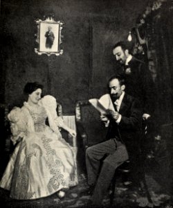 Jacinto Benavente leyendo Gente conocida a la señorita Cobeña y al señor Thuillier, de Franzen, Blanco y Negro, 31-10-1896