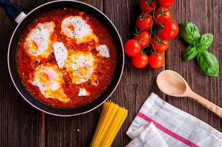 Shakshuka eggs tomato