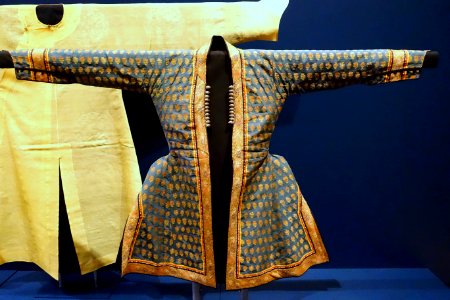 Jacket, Iran, Safavid dynasty, 17th century AD, silk, metal-wrapped silk - Textile Museum, George Washington University - DSC09875