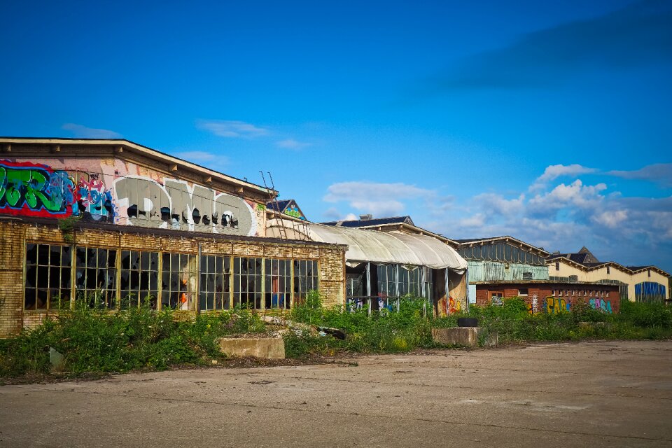 Abandoned decay lapsed