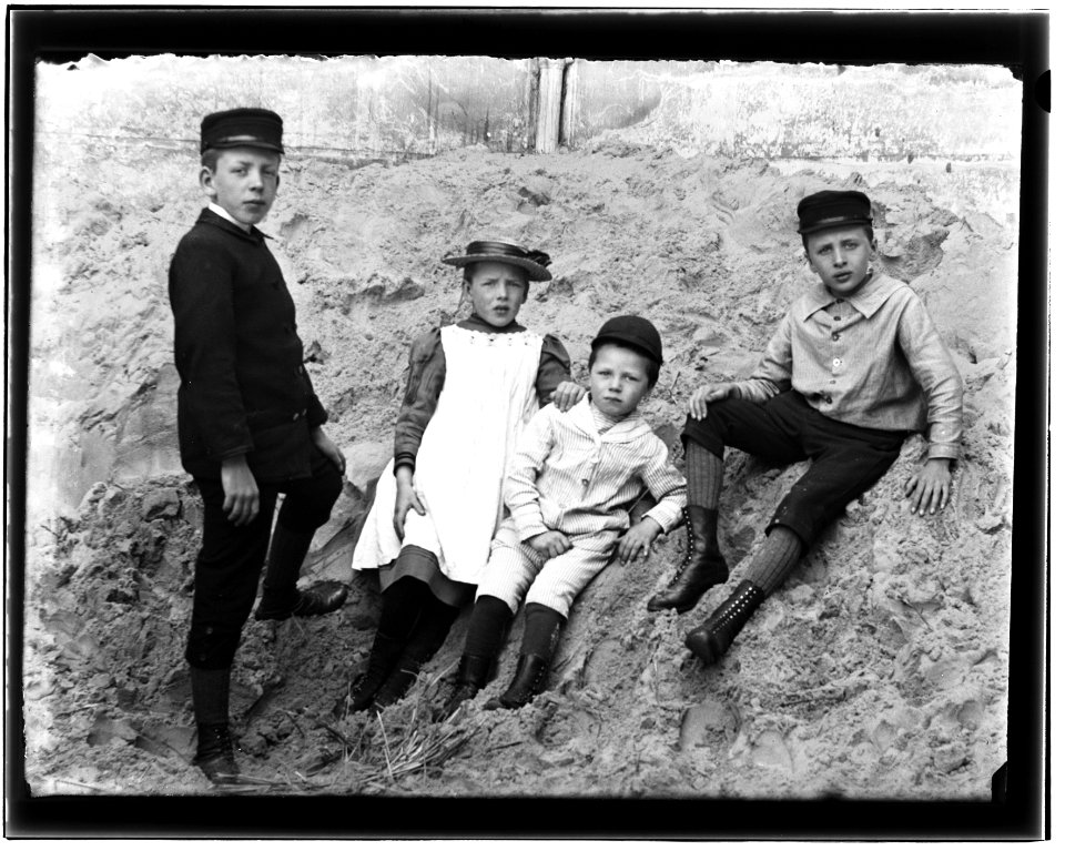 Jacob, Aagje, Willem en Jan Olie foto 2 (max res)