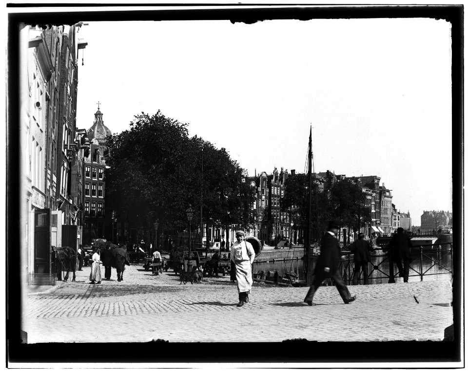 Jacob Olie (1896) - Kromme Waal 2-38 (v.r.n.l.)