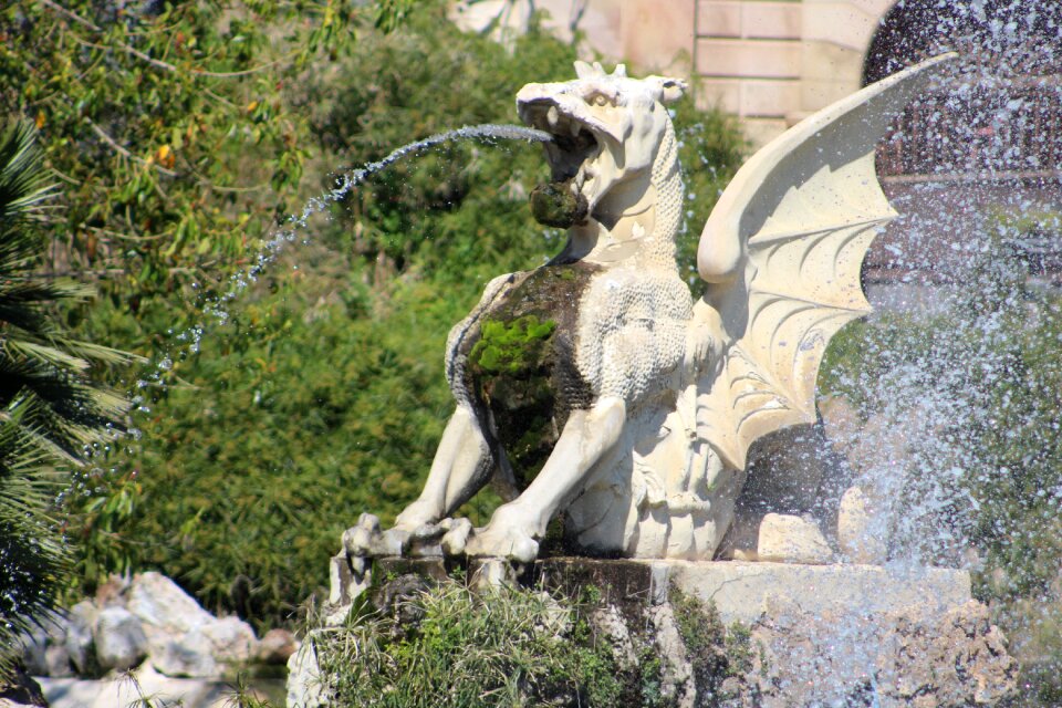 Statue barcelona sculptures