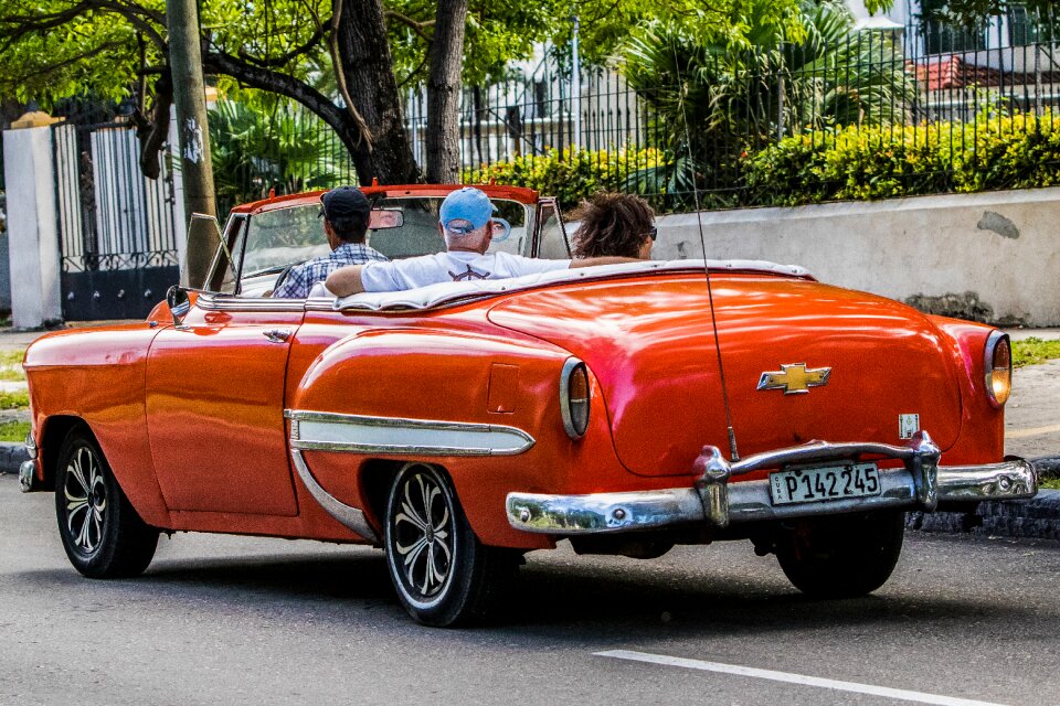 Chevy orange almendron
