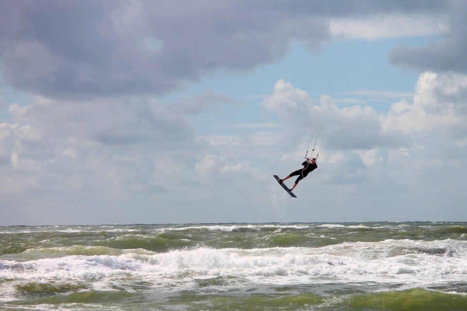 Take off kite surfing kitesurfer