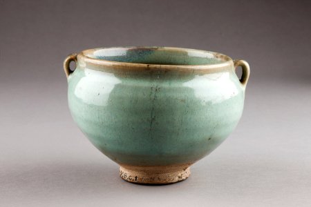 Kruka från Kina gjord cirka 960-1279 Jun yao - Hallwylska museet - 96226
