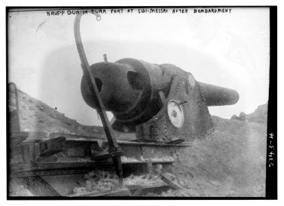Krupp gun in Turk fort at Sidi-Messri after bombardment LCCN2014690010
