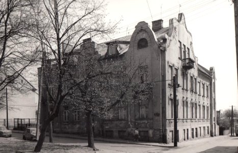 Krzynowłodzka 7 Mława - secesyjna kamienica 02