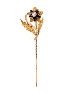 Kråsnål av guld med emalj och orientalisk pärla, 1800-tal - Hallwylska museet - 109955