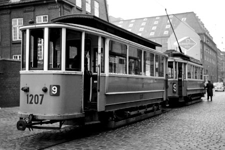 KS tram line 9 on Århusgade photo