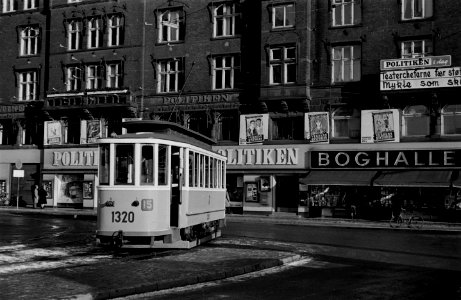 KS tram line 15 at Rådhuspladsen