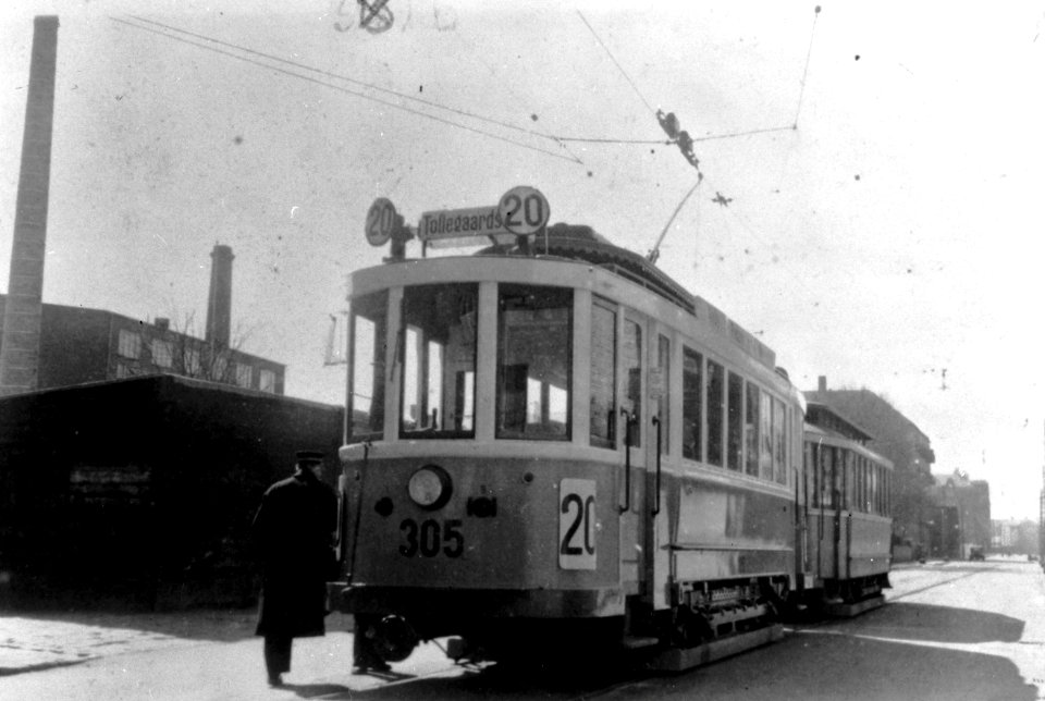 KS tram line 20 on Svanevej