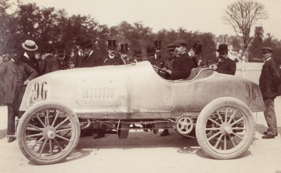 Jacques Salleron, troisième du Paris-Madrid 1903 (sur Mors Z au départ)