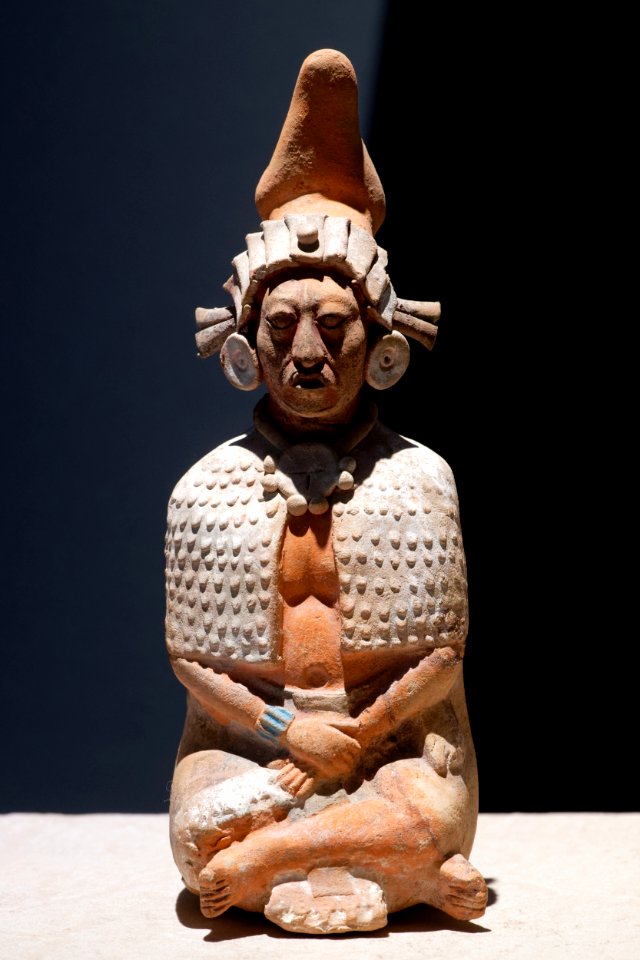 Jaina seated figure of a dignitary Soleil de nuit lot25 n1