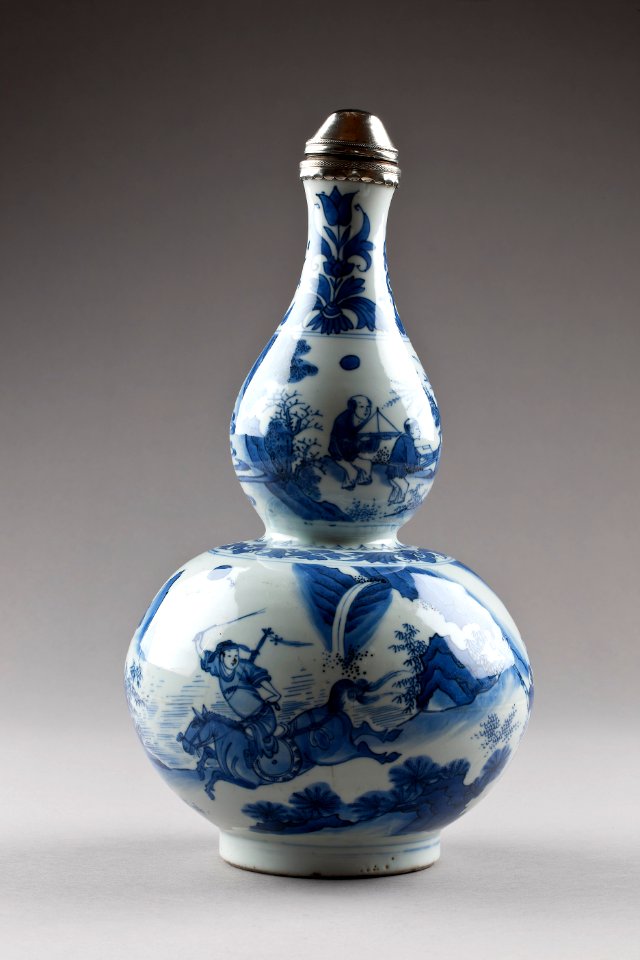 Kurbitsformig porslinsflaska från Kina med skruvlock och mynningsbeslag av silver gjord cirka 1645-1655 - Hallwylska museet - 95596