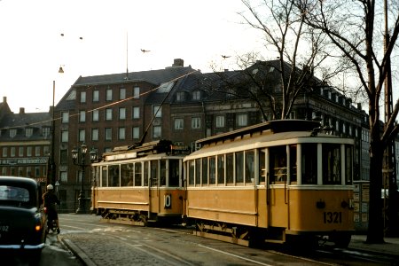 KS tram line 10 at Christiansborg Slotsplads