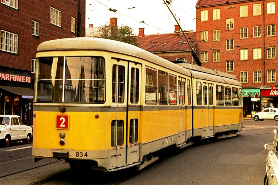 KS tram line 2 at Brønshøj Torv