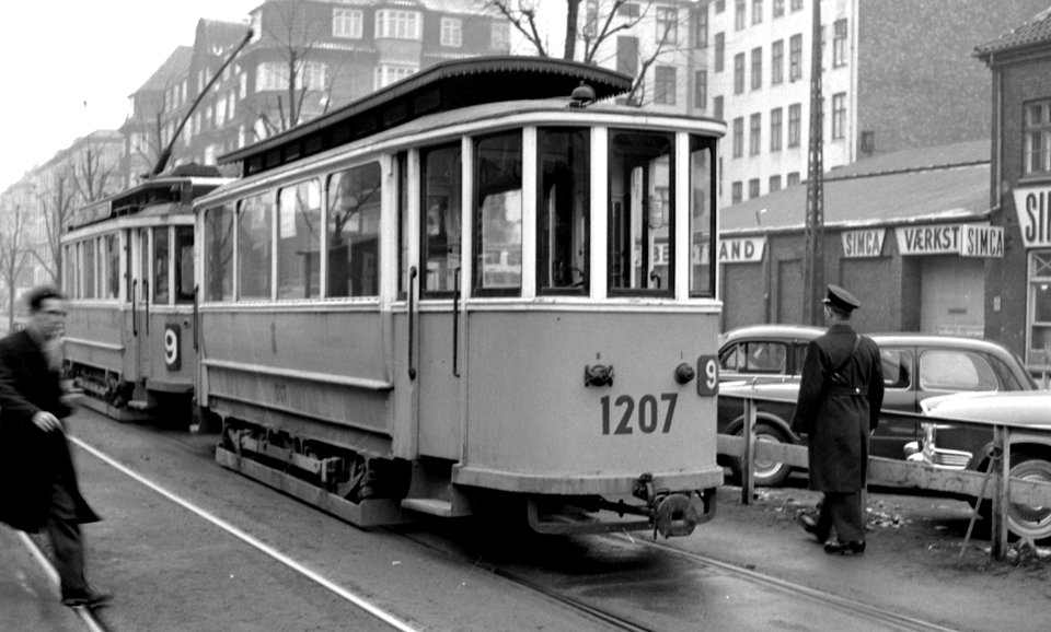 KS tram line 9 on Strandboulevarden