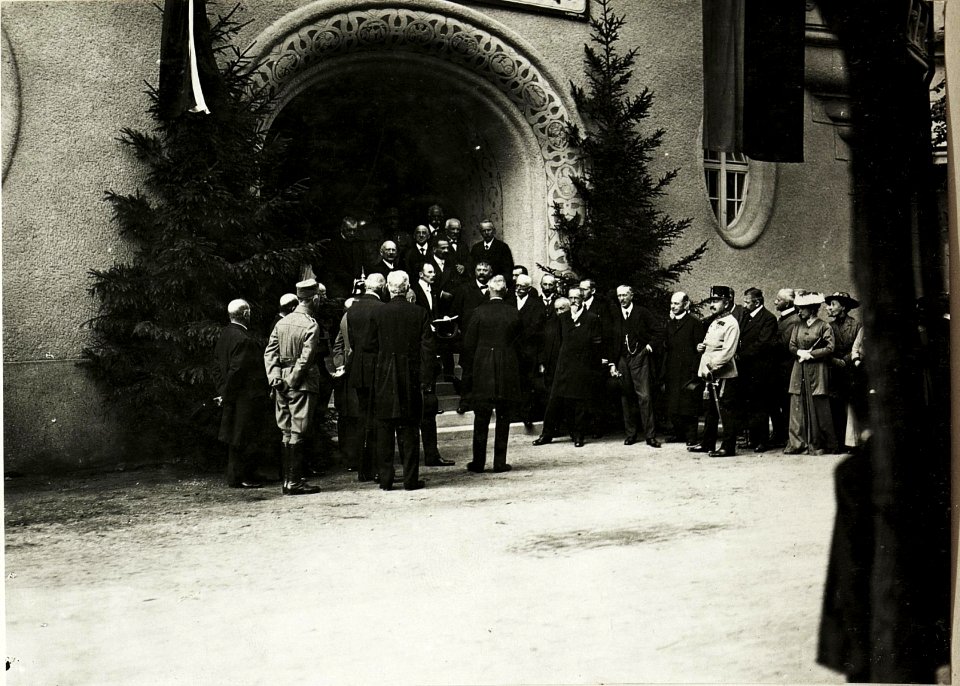 Kufstein, Eröffnung der Kriegsphotoschau Tirol im Weltkrieg des Oberleutnant Randa. (BildID 15421592)