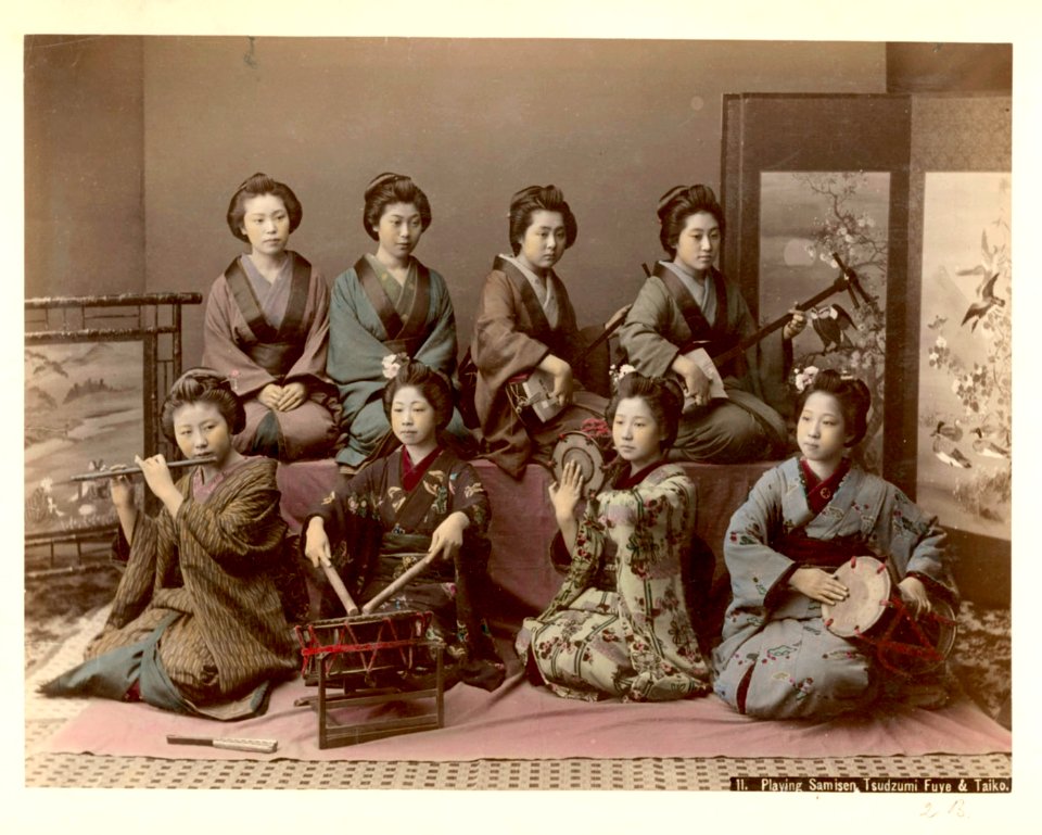 Kusakabe Kimbei - 11. Playing samisen, tsudzumi, fuye, and taiko