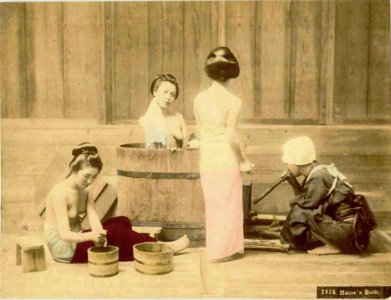 Kusakabe Kimbei - 1514 Home's Bath