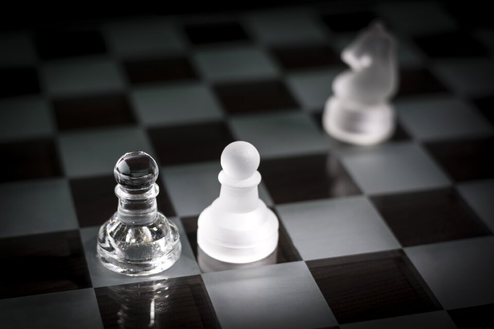 Win intelligence chess glass