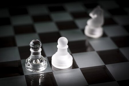 Win intelligence chess glass