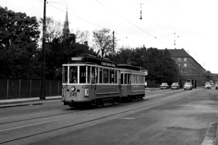 KS tram line 10 on Valby Langgade