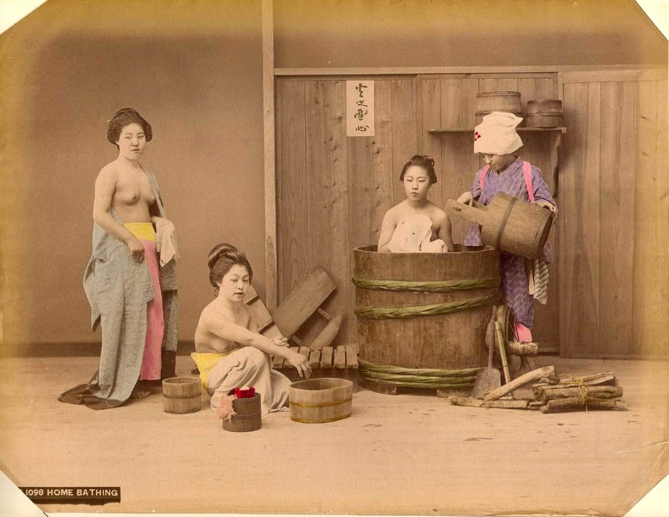 Kusakabe Kimbei - B1098 Home Bathing
