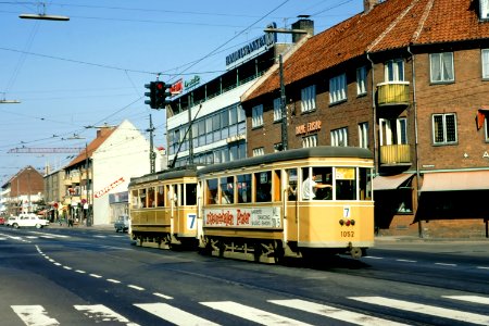 KS tram line 7 at Husum Torv photo