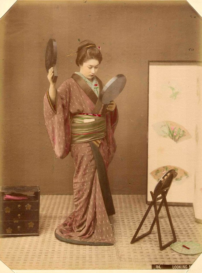 Kusakabe Kimbei - 114 Looking Mirror