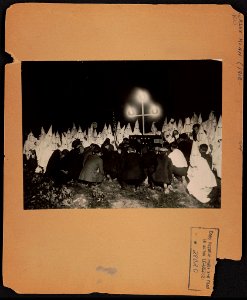 Ku Klux Klan assembles short distance from U.S. Capitol With the American flag as their banner, the Klu (i.e. Ku) Klux Klan assembled in numbers 300 within two miles of the U.S. Capitol last LCCN2012647922 photo