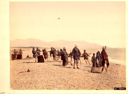 Kusakabe Kimbei - 216 Fishing