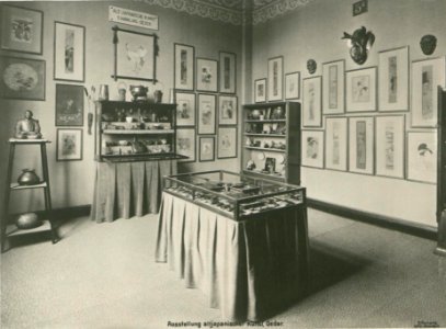 Kunstpalast, Raum 5a Ausstellung altjapanischer Kunst, Georg Oeder, Foto Otto Renard, 1902