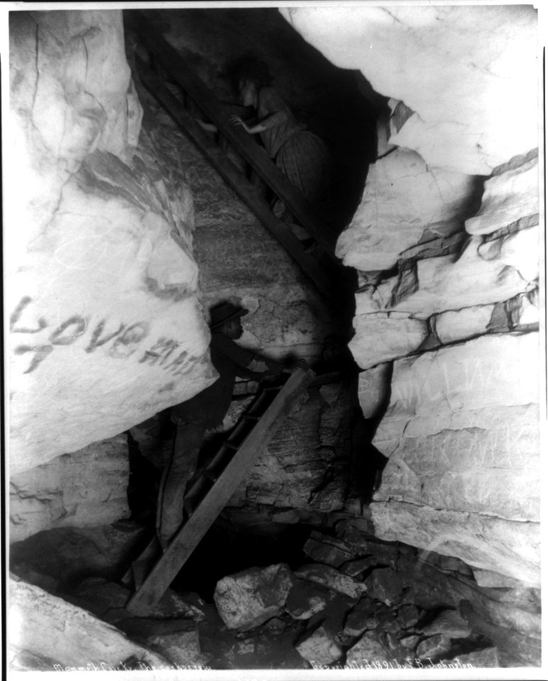 Ky. - Mammoth Cave- The Corkscrew (narrow upward passage) LCCN2006689789