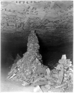 Ky. - Mammoth Cave- Kinhicky's Cairn (stalagmite) LCCN2006689790
